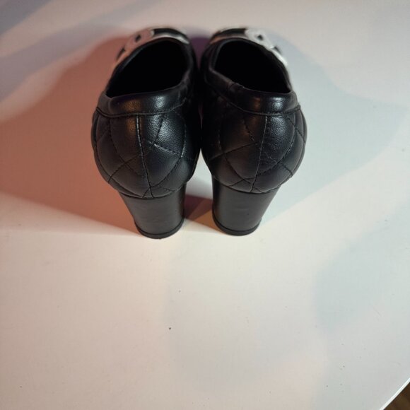 Classic Chanel Quilted Shoes, Mid-Heel - Picture 12 of 12